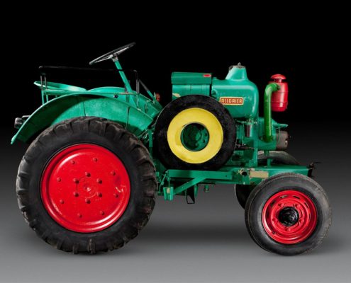 Landwirtschäftlicher Traktor von Porsche in grün bei fahr(T)raum 