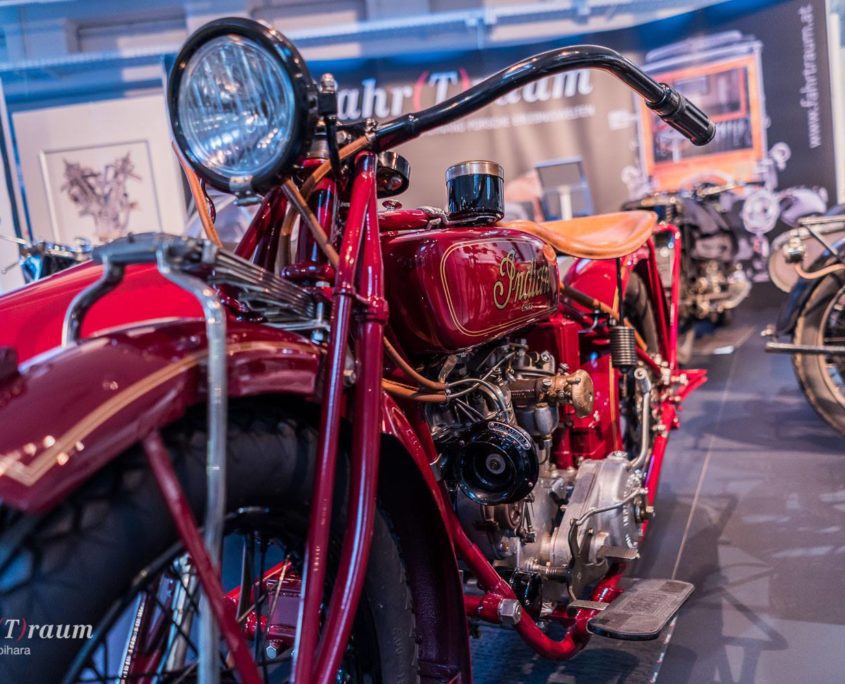 Einer der ausgestellten Motorräder der 4. MotorradClassic Schau bei fahr(T)raum
